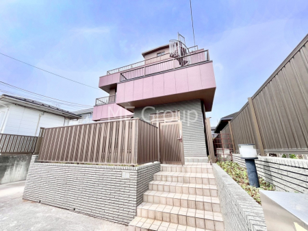 ���n�O�ώʐ^�@�������ꂽ�O�ρA�㎿�ȏZ��Ԃ��L���鎺���͉i�����S���ĉ߂�����Z���ł��B 