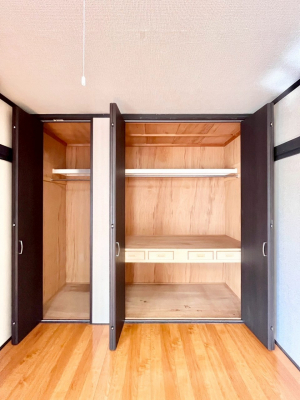 ���[�@�m���̃N���[�[�b�g�B���s��������̂Ō���̈ߗނ�����������܂�܂��B