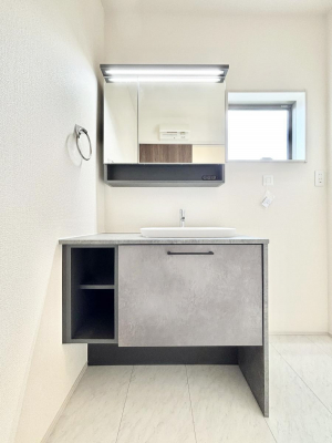 ���ʑ�E���ʏ��@���[�͂Ƌ@�\���ɗD�ꂽ���ʉ��ϑ� 