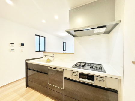 �L�b�`���@�J�E���^�[�z���Ɋy����������ׂ�B�����̂������������Ɣ��������Ȃ肻���ł��ˁB