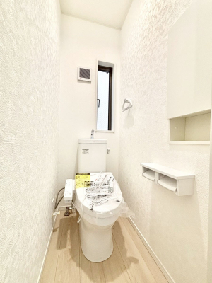 �g�C���@�g�C����1�K��2�K���ꂼ��ɔz�u����Ă��ĂƂĂ��֗��ł��B 
