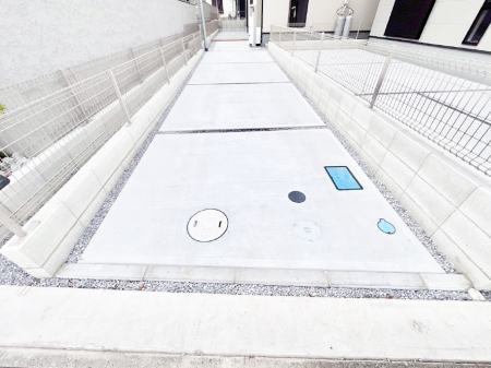 �@�ڂ̑O�����ԏꂾ�ƉJ�̓�����ʂɂ������������������֗��ł���