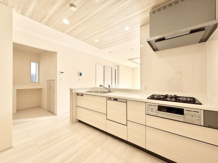 �L�b�`���@���������Ȃ���ł����Ƒ��Ƃ̉�b���y���߂�ΖʃL�b�`��