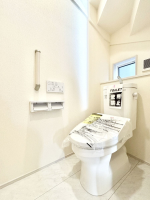 �g�C���@�g�C����1�K��2�K���ꂼ��ɔz�u����Ă��ĂƂĂ��֗��ł��B 