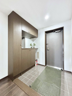 ���ց@���Ƒ��₨�q�l���C�����悭���o�}���ł��鉸�₩�ȕ��͋C�̌��ւł��B