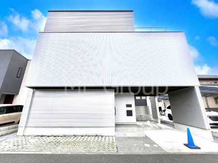 ���n�O�ώʐ^�@���X�����I�����Ղ�̗z���ƊJ�����ɕ�܂�閾�邢�Z�܂��B 