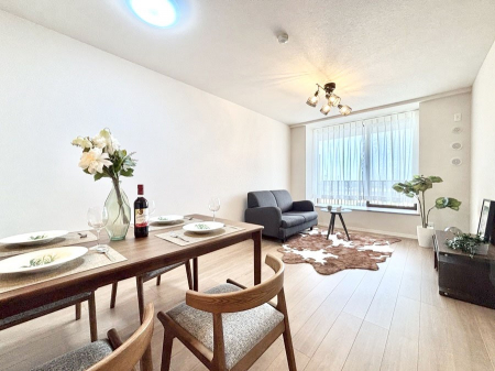 ���r���O�@���Ƒ��̓��₩�Șb�����ŕ�܂�閾�邢���r���O  