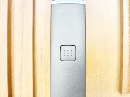 ���̑��@�{�^���������Ă����������I���փh�A�͓d�q�L�[�d�l�ł��B