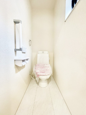 �g�C���@�g�C����1�K��2�K���ꂼ��ɔz�u����Ă��ĂƂĂ��֗��ł��B 