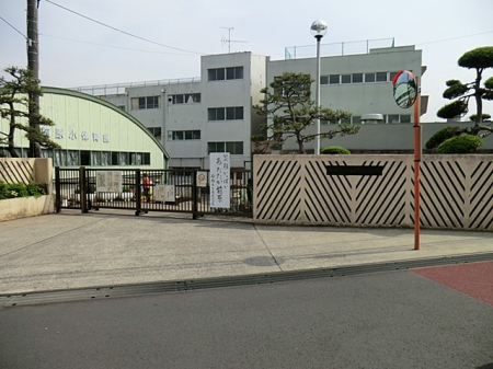 ���ӊ��@���w�Z 640m �D���s���O�����w�Z