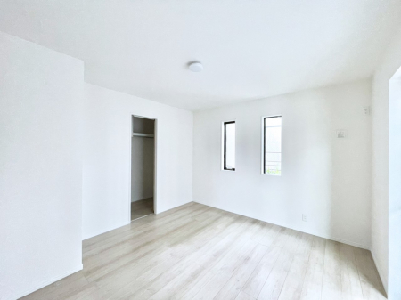 �Q���@�E�H�[�N�C���N���[�[�b�g�����邨�����B�G�߂��Ƃ̓���ւ����s�v�ŕ֗��ł��I