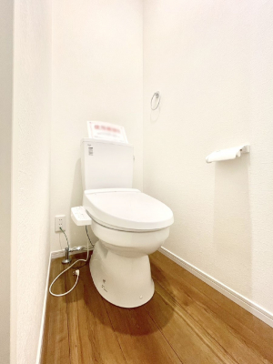 �g�C���@�g�C����1�K��2�K���ꂼ��ɔz�u����Ă��ĂƂĂ��֗��ł��B 