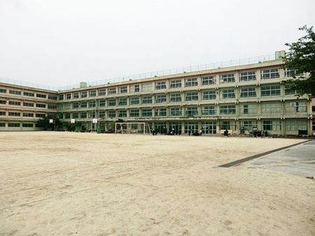 ���ӊ��@���w�Z 910m ���P�J�s����񒆊w�Z