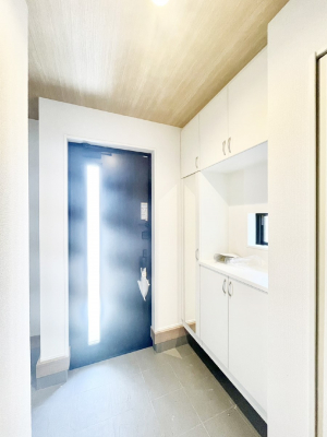 ���ց@�K���X�X���b�g�̓��������փh�A�������Ɍ���͂��Ă���܂�