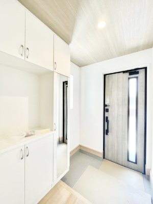 ���ց@�K���X�X���b�g�̓��������փh�A�������Ɍ���͂��Ă���܂�