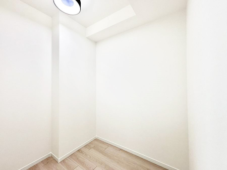 ���̑��@�[�˕t���B�����Ղ�̎��[�X�y�[�X�ł��ł��Z��Ԃ��X�b�L���ۂĂ���