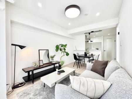 ���r���O�@�������������͋C�̂k�c�j�͉Ƒ��݂�Ȃ̉��K��ԁ@