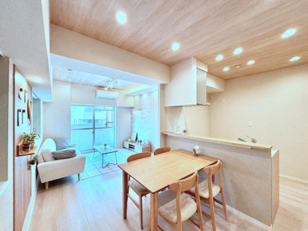 ���r���O�@�Ƒ��ꏏ�ɂ��H�����y���݂����Ȃ�L�X���r���O�_�C�j���O