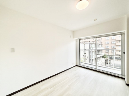 ���̑����ρ@�o���R�j�[���J�������v���X���Ă����m��