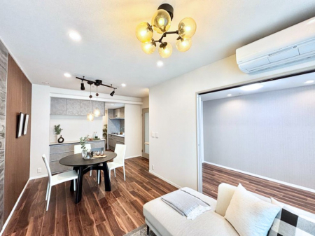 ���r���O�@���Ƒ��̓��₩�Șb�����ŕ�܂�閾�邢���r���O  