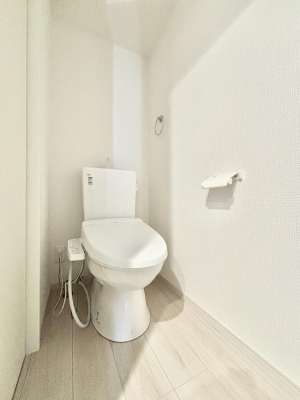 �g�C���@�g�C����1�K��2�K���ꂼ��ɔz�u����Ă��ĂƂĂ��֗��ł��B 