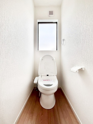 �g�C���@�g�C����1�K��2�K���ꂼ��ɔz�u����Ă��ĂƂĂ��֗��ł��B 