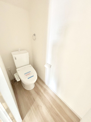 �g�C���@�g�C����1�K��2�K���ꂼ��ɔz�u����Ă��ĂƂĂ��֗��ł��B 