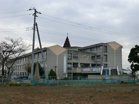 ���ӊ��@���w�Z 1100m �O���s�����䒆�w�Z