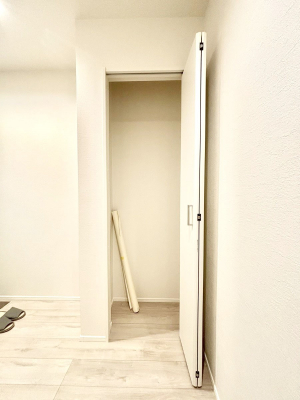 ���̑����ρ@�L�����[�B�|�������G�߂̏��������[���邱�Ƃ��ł��܂��B