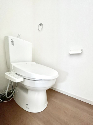 �g�C���@�g�C����1�K��2�K���ꂼ��ɔz�u����Ă��ĂƂĂ��֗��ł��B 