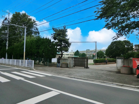 ���ӊ��@���w�Z 1300m ���s���������w�Z