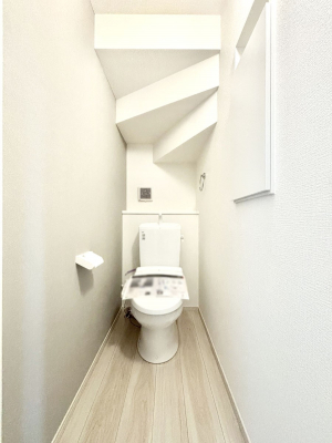 �g�C���@�g�C����1�K��2�K���ꂼ��ɔz�u����Ă��ĂƂĂ��֗��ł��B 