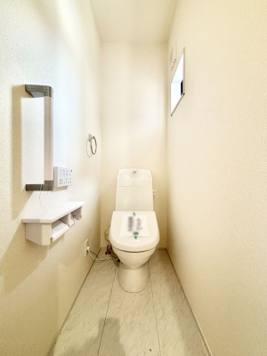�g�C���@�g�C����1�K��2�K���ꂼ��ɔz�u����Ă��ĂƂĂ��֗��ł��B 