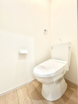 �g�C���@�g�C����1�K��2�K���ꂼ��ɔz�u����Ă��ĂƂĂ��֗��ł��B 