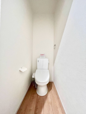 �g�C���@�g�C����1�K��2�K���ꂼ��ɔz�u����Ă��ĂƂĂ��֗��ł��B 
