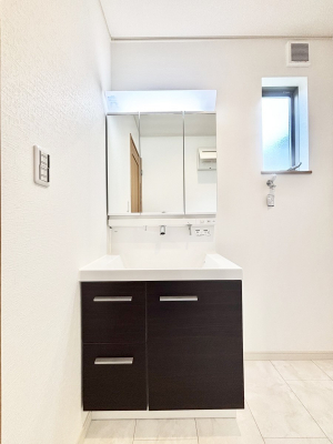 ���ʑ�E���ʏ��@�傫�����₷���O�ʋ��Ő�����������ʑ�́A�g�����Ȃ݃`�F�b�N�┧�̂������ɂ������߂ł��B 