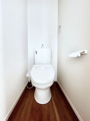 �g�C���@�g�C����1�K��2�K���ꂼ��ɔz�u����Ă��ĂƂĂ��֗��ł��B 