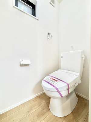 �g�C���@�g�C����1�K��2�K���ꂼ��ɔz�u����Ă��ĂƂĂ��֗��ł��B 