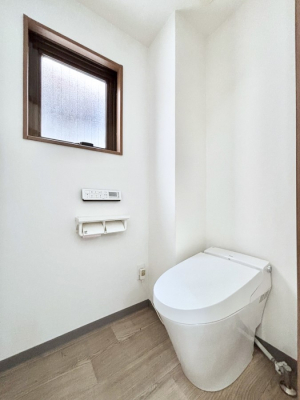 �g�C���@�g�C����1�K��2�K���ꂼ��ɔz�u����Ă��ĂƂĂ��֗��ł��B 