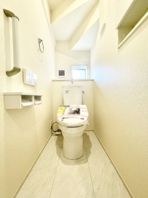 �g�C���@�g�C����1�K��2�K���ꂼ��ɔz�u����Ă��ĂƂĂ��֗��ł��B 