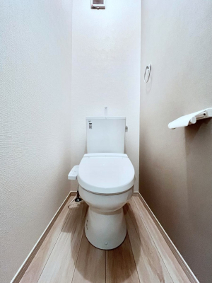 �g�C���@�g�C����1�K��2�K���ꂼ��ɔz�u����Ă��ĂƂĂ��֗��ł��B 