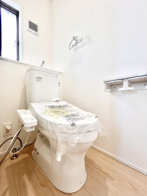 �g�C���@�g�C����1�K��2�K���ꂼ��ɔz�u����Ă��ĂƂĂ��֗��ł��B 