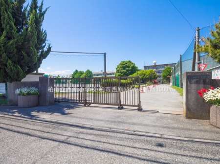 ���ӊ��@���w�Z 1300m ���s���������w�Z