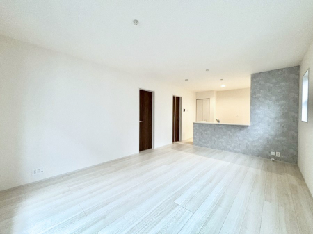 ���̑����ρ@�Ƒ��̏Ί炪���R�Ɛ��܂�Ă���A����ȕ��͋C�̃_�C�j���O�Ɏd�オ���Ă��܂��B