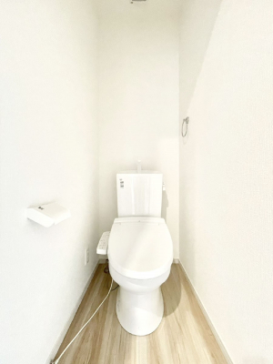 �g�C���@�g�C����1�K��2�K���ꂼ��ɔz�u����Ă��ĂƂĂ��֗��ł��B 