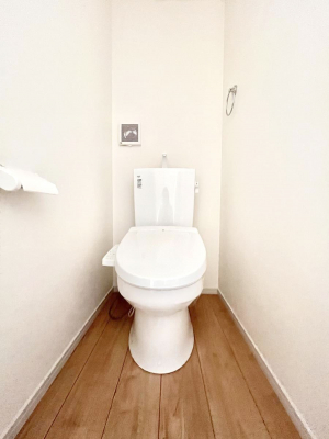 �g�C���@�g�C����1�K��2�K���ꂼ��ɔz�u����Ă��ĂƂĂ��֗��ł��B 