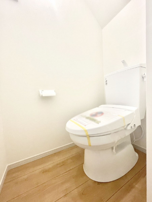 �g�C���@�g�C����1�K��2�K���ꂼ��ɔz�u����Ă��ĂƂĂ��֗��ł��B 