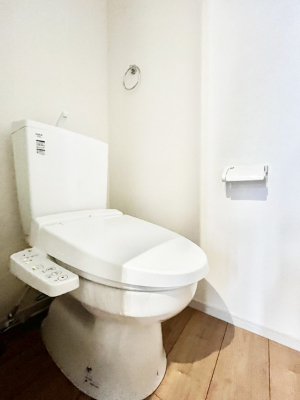 �g�C���@�g�C����1�K��2�K���ꂼ��ɔz�u����Ă��ĂƂĂ��֗��ł��B 