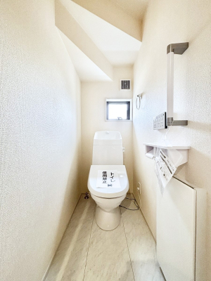 �g�C���@�E�H�V�����b�g�t���g�C����1�K��2�K���ꂼ��ɔz�u����Ă��ĂƂĂ��֗��ł��B 