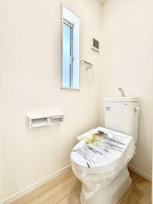 �g�C���@�g�C����1�K��2�K���ꂼ��ɔz�u����Ă��ĂƂĂ��֗��ł��B 